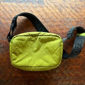 BAGGU Camera Crossbody Bag